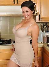 horny housewifes in Bruni